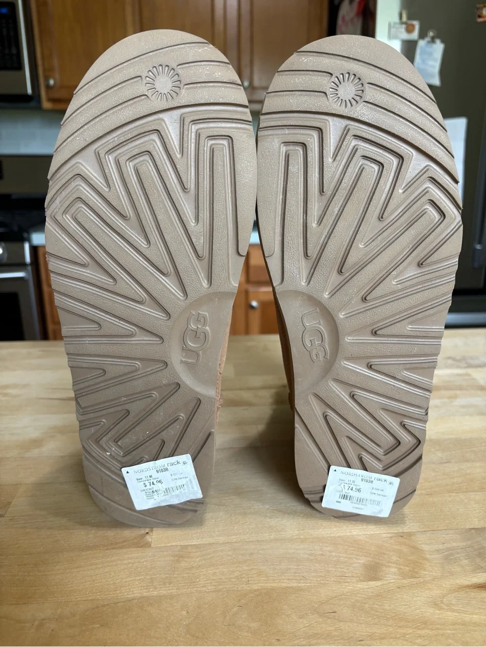 ** NEW ** UGG Men’s Classic Mini Mod Boots in Chestnut, Size 11